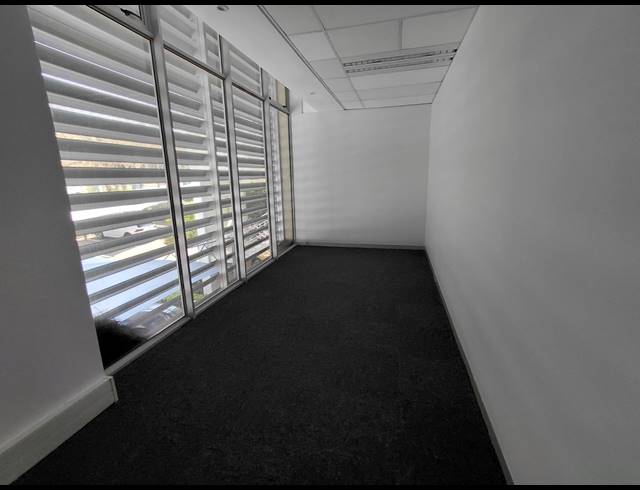 659M² OFFICE TO LET IN BRYANSTON